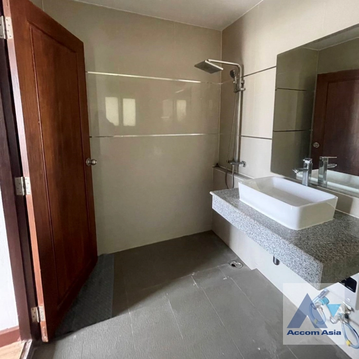 14  6 br Townhouse for rent and sale in Sukhumvit ,Bangkok BTS Phra khanong AA44798