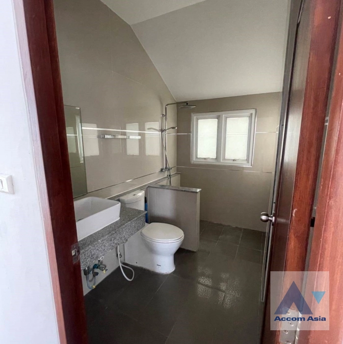 13  6 br Townhouse for rent and sale in Sukhumvit ,Bangkok BTS Phra khanong AA44798