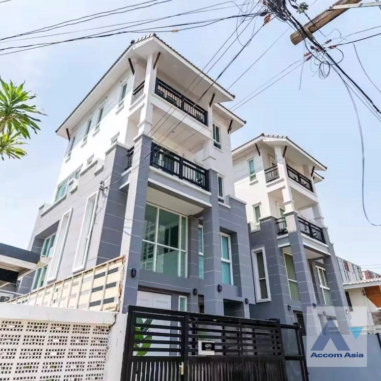  2  6 br Townhouse for rent and sale in Sukhumvit ,Bangkok BTS Phra khanong AA44798