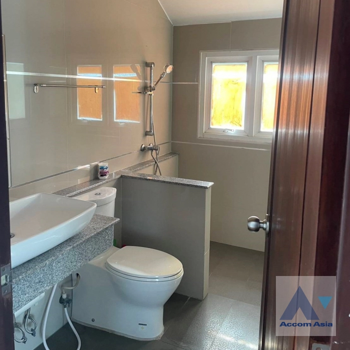 27  6 br Townhouse for rent and sale in Sukhumvit ,Bangkok BTS Phra khanong AA44798