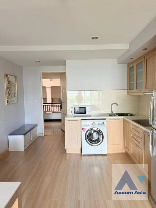 unit 2 Bedrooms  Condominium For Rent & Sale in Sukhumvit, Bangkok  near BTS Ekkamai (25904)