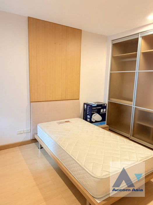 unit 2 Bedrooms  Condominium For Rent & Sale in Sukhumvit, Bangkok  near BTS Ekkamai (25904)