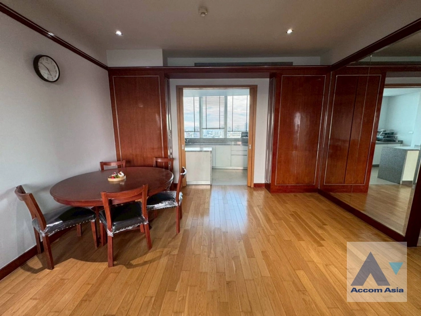 unit 3 Bedrooms  Condominium For Rent in Sukhumvit, Bangkok  near BTS Asok - MRT Sukhumvit (AA44810)