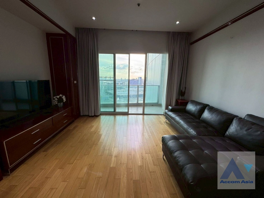 unit 3 Bedrooms  Condominium For Rent in Sukhumvit, Bangkok  near BTS Asok - MRT Sukhumvit (AA44810)