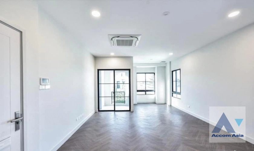 23  4 br House For Rent in Dusit ,Bangkok  at Nantawan Pinklao Kanchana AA44816