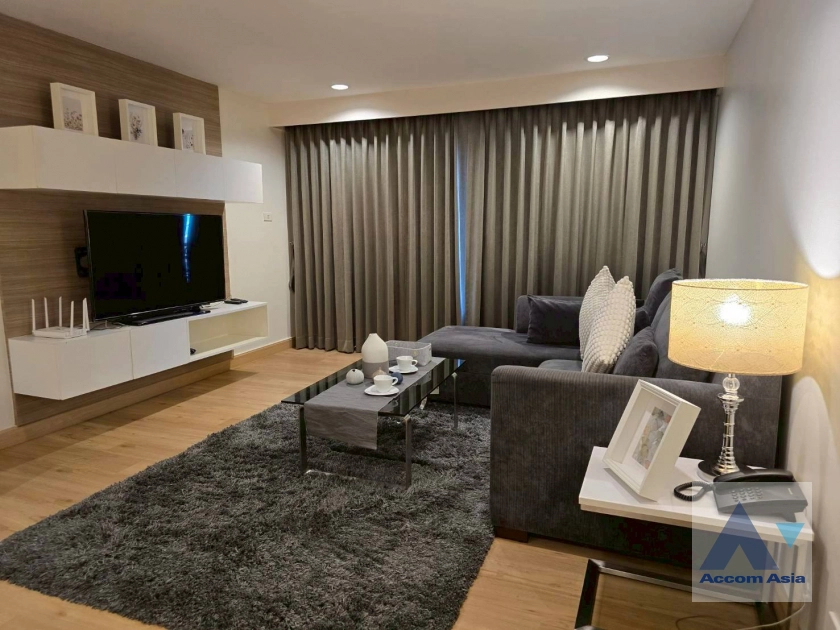 unit 1 Bedroom  Apartment For Rent & Sale in Ploenchit, Bangkok  near BTS Ploenchit (AA44820)