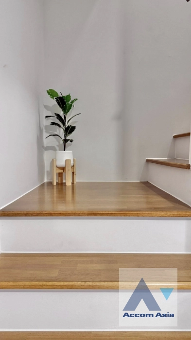 7  3 br Townhouse for rent and sale in Samutprakan ,Samutprakan  at House AA44821