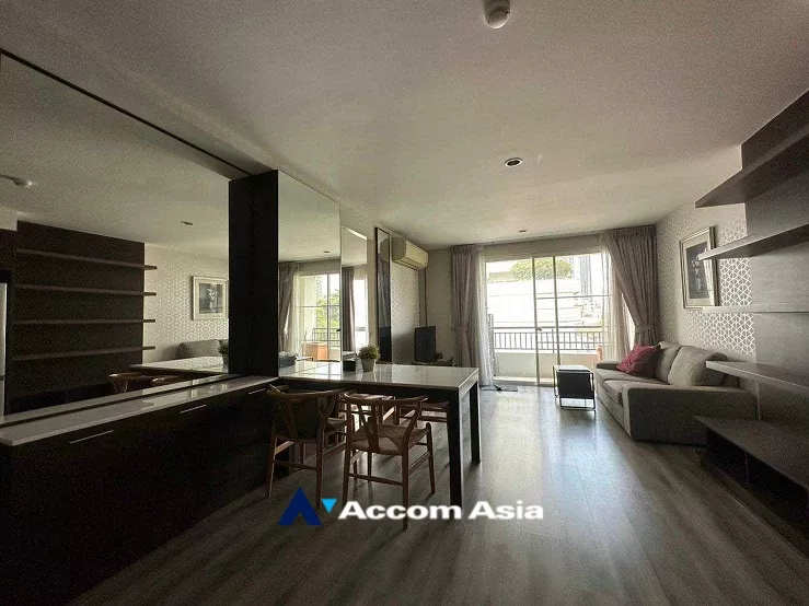 unit 2 Bedrooms  Condominium For Rent in Sukhumvit, Bangkok  near BTS Ekkamai (25906)