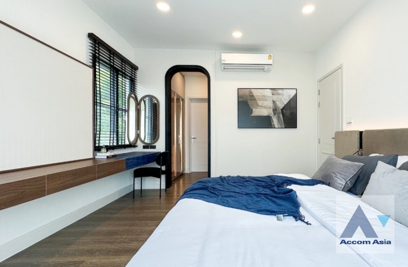 15  4 br House For Rent in Latkrabang ,Bangkok ARL Ban Thap Chang at Nantawan Rama 9 New Krungthepkreetha AA44825