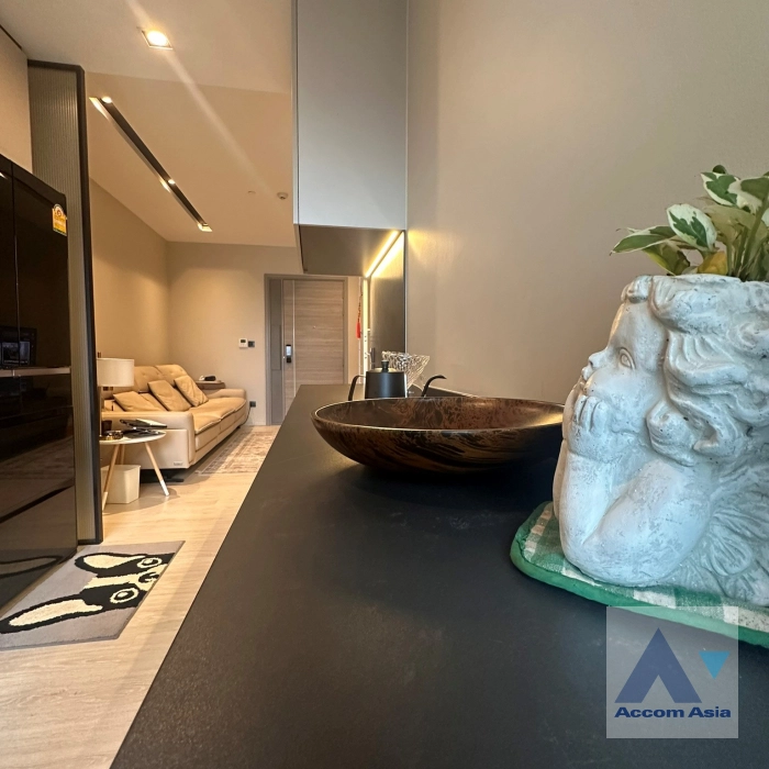 unit 1 Bedroom  Condominium For Rent & Sale in Sukhumvit, Bangkok  near BTS Thong Lo (AA44832)