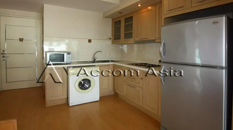 unit 2 Bedrooms  Condominium For Rent in Sukhumvit, Bangkok  near BTS Ekkamai (25907)