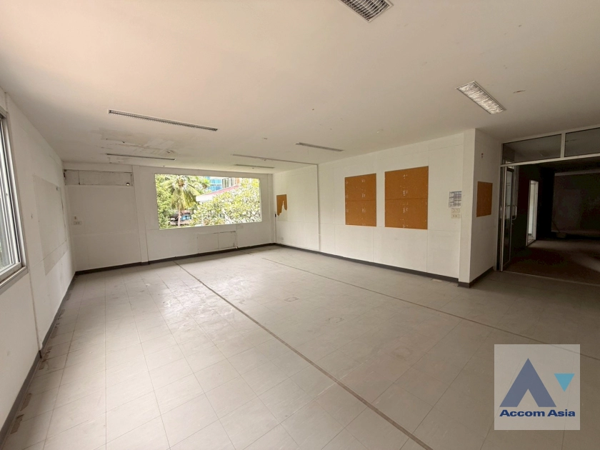 unitHome Office |  House For Rent & Sale in Sukhumvit, Bangkok  near BTS Ekkamai (AA44853)
