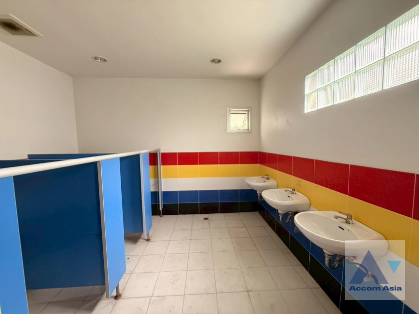 13  House for rent and sale in Sukhumvit ,Bangkok BTS Ekkamai AA44853