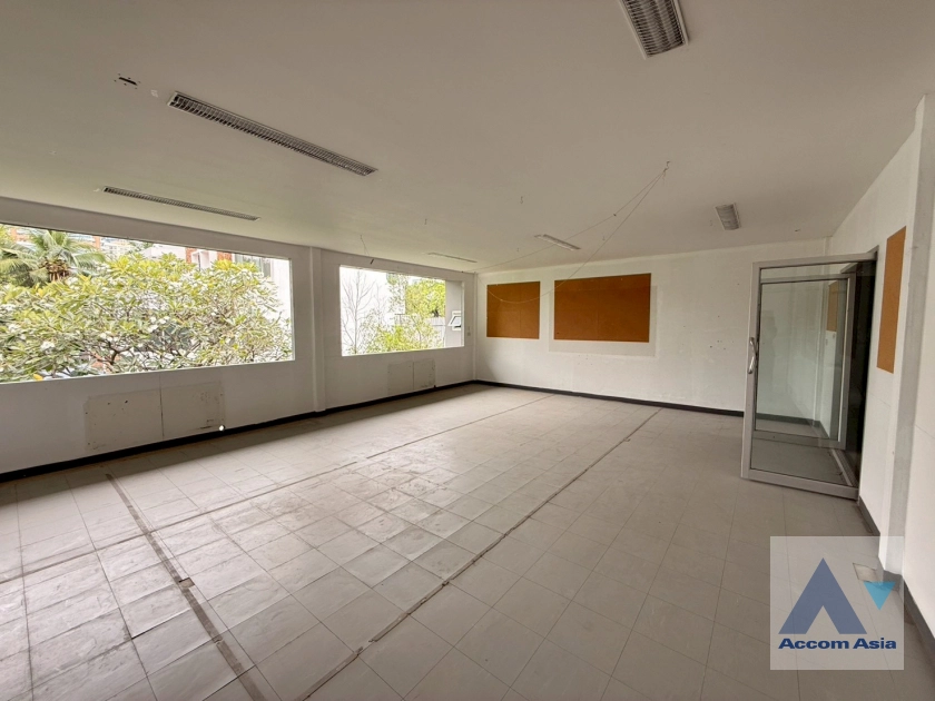 7  House for rent and sale in Sukhumvit ,Bangkok BTS Ekkamai AA44853