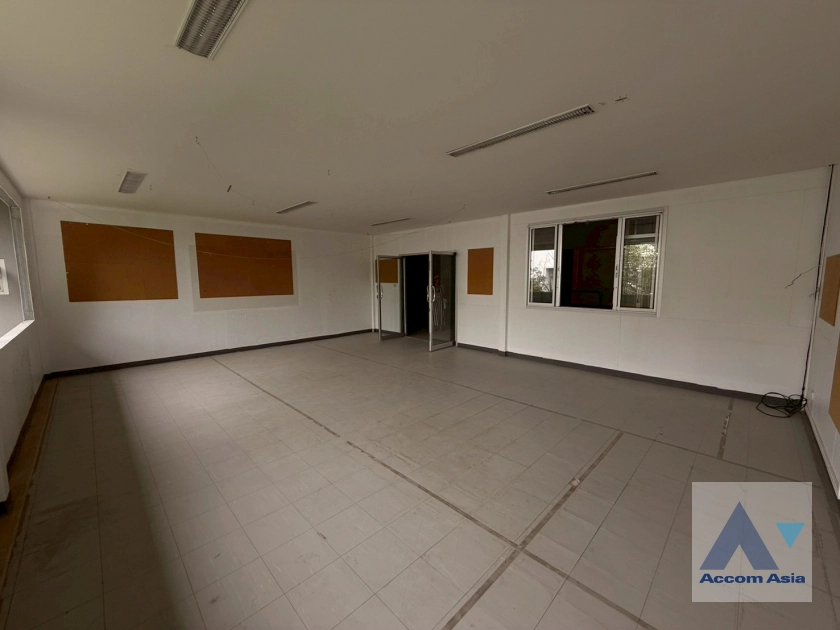 9  House for rent and sale in Sukhumvit ,Bangkok BTS Ekkamai AA44853