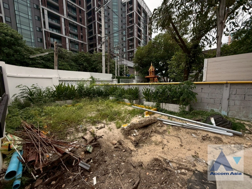 18  House for rent and sale in Sukhumvit ,Bangkok BTS Ekkamai AA44853