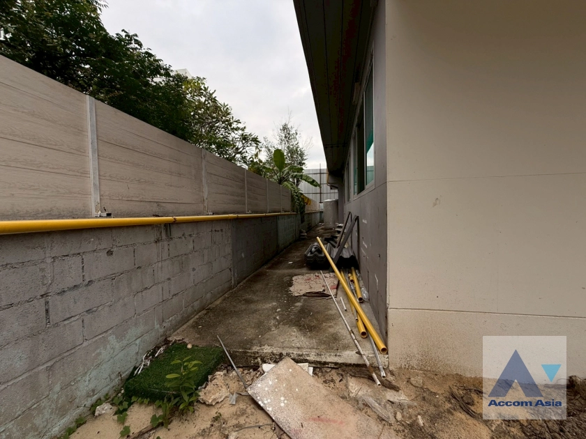 16  House for rent and sale in Sukhumvit ,Bangkok BTS Ekkamai AA44853