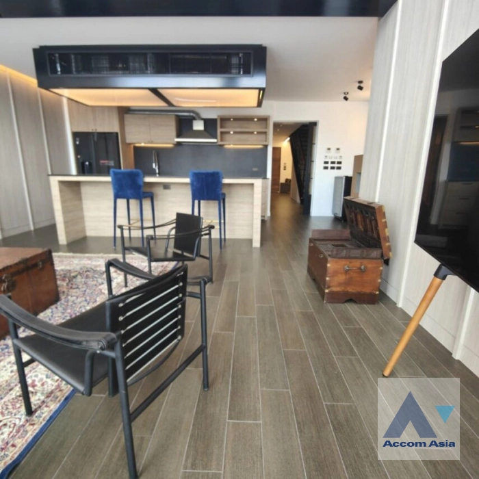 Double High Ceiling, Duplex Condo, Penthouse, Pet friendly condominium for rent in Sukhumvit, Bangkok Code AA44855