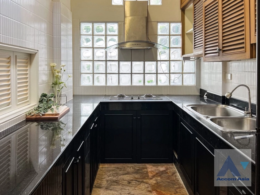 6  6 br Townhouse For Rent in Sukhumvit ,Bangkok BTS Phra khanong AA44856