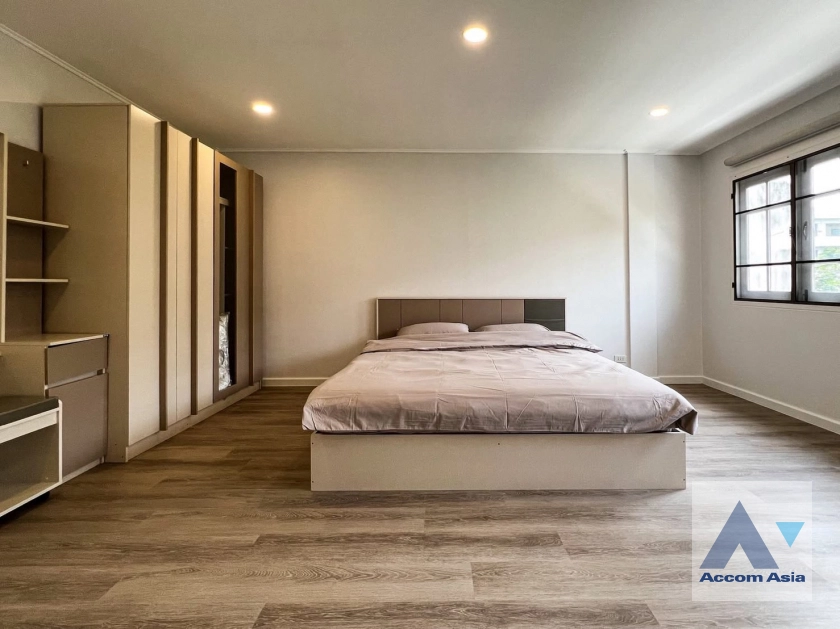 7  6 br Townhouse For Rent in Sukhumvit ,Bangkok BTS Phra khanong AA44856