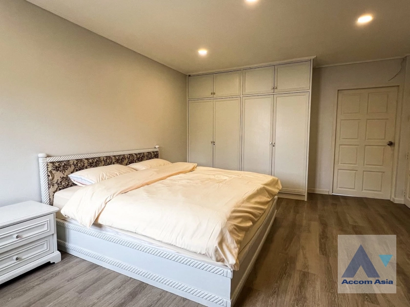 9  6 br Townhouse For Rent in Sukhumvit ,Bangkok BTS Phra khanong AA44856