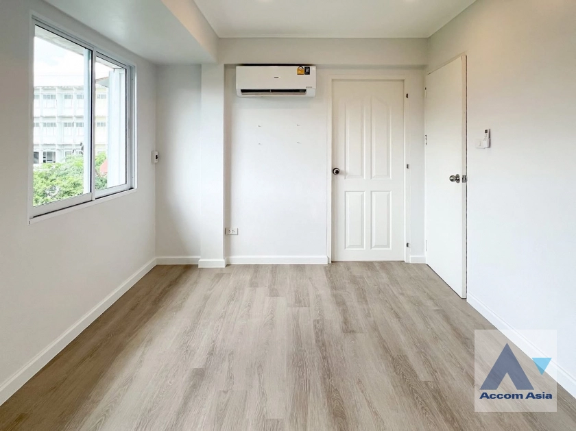 10  6 br Townhouse For Rent in Sukhumvit ,Bangkok BTS Phra khanong AA44856