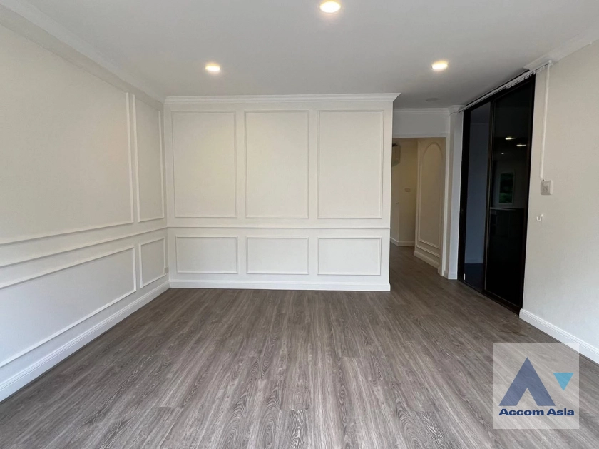 11  6 br Townhouse For Rent in Sukhumvit ,Bangkok BTS Phra khanong AA44856