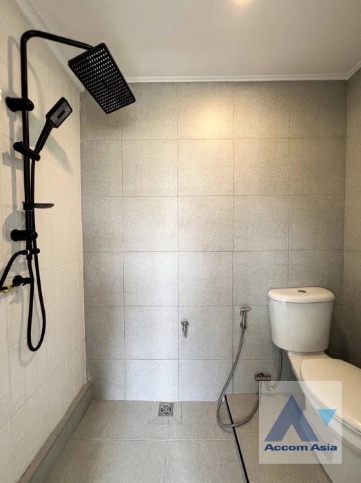 14  6 br Townhouse For Rent in Sukhumvit ,Bangkok BTS Phra khanong AA44856