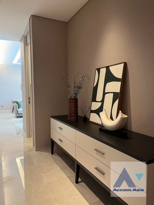 8  2 br Condominium For Sale in Ploenchit ,Bangkok BTS Chitlom at The Residences at Sindhorn Kempinski Hotel Bangkok AA44861