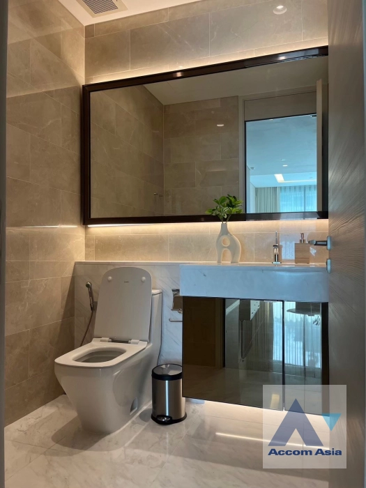 20  2 br Condominium For Sale in Ploenchit ,Bangkok BTS Chitlom at The Residences at Sindhorn Kempinski Hotel Bangkok AA44861