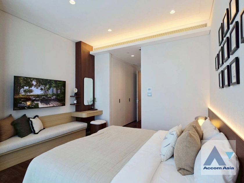 14  2 br Condominium For Sale in Ploenchit ,Bangkok BTS Chitlom at The Residences at Sindhorn Kempinski Hotel Bangkok AA44862