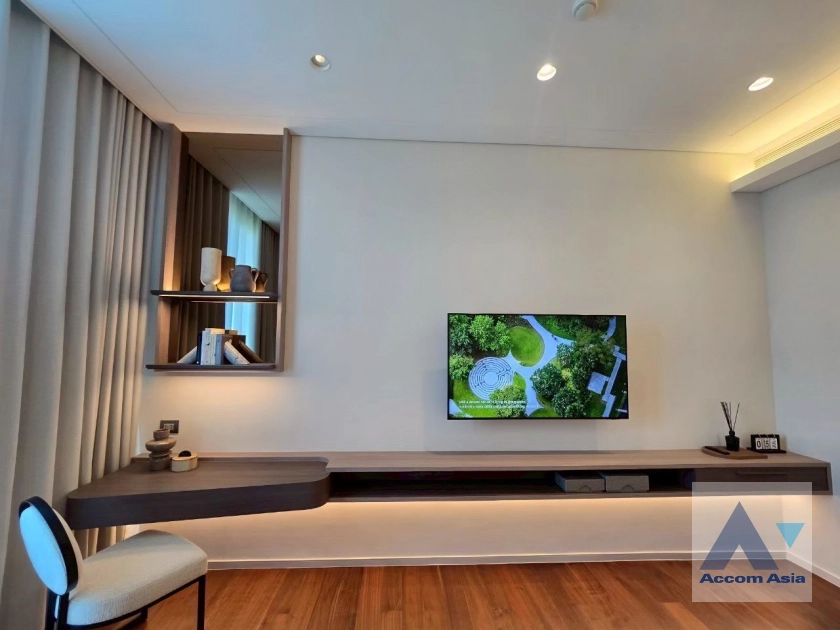 8  2 br Condominium For Sale in Ploenchit ,Bangkok BTS Chitlom at The Residences at Sindhorn Kempinski Hotel Bangkok AA44863