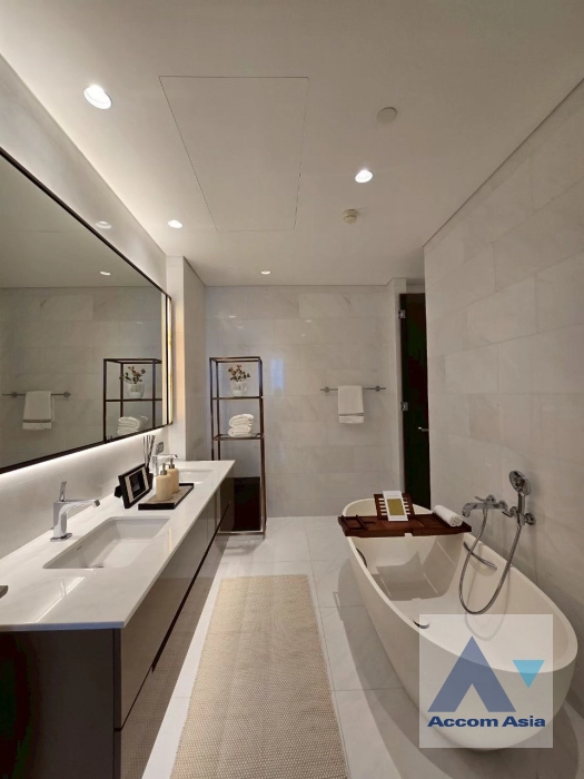 11  2 br Condominium For Sale in Ploenchit ,Bangkok BTS Chitlom at The Residences at Sindhorn Kempinski Hotel Bangkok AA44863