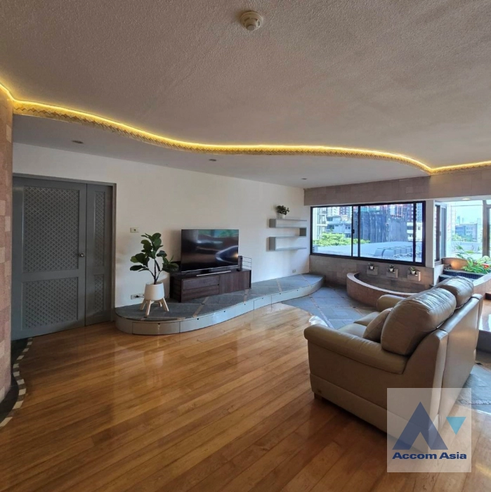 Luxury |  Sithakarn Condominium Condominium  2 Bedroom for Sale & Rent BTS Chitlom in Ploenchit Bangkok