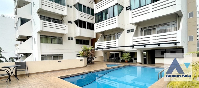 unit 3 Bedrooms  Condominium For Rent in Sukhumvit, Bangkok  near BTS Nana (AA44866)
