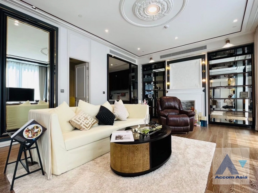 Fully Furnished, Pet friendly | MUNIQ Langsuan Condominium  3 Bedroom for Sale & Rent BTS Ploenchit in Ploenchit Bangkok