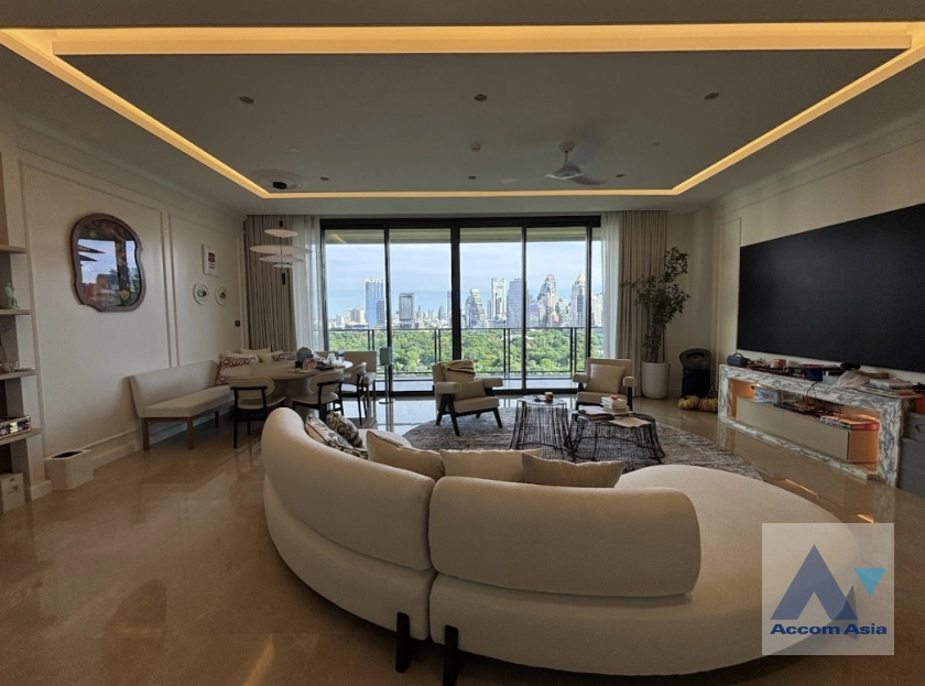 unit 3 Bedrooms  Condominium For Sale in Ploenchit, Bangkok  near BTS Chitlom (AA44874)