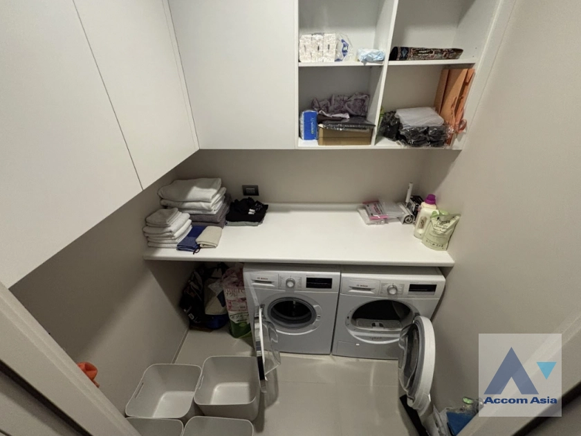 24  3 br Condominium For Sale in Ploenchit ,Bangkok BTS Chitlom at The Residences at Sindhorn Kempinski Hotel Bangkok AA44874