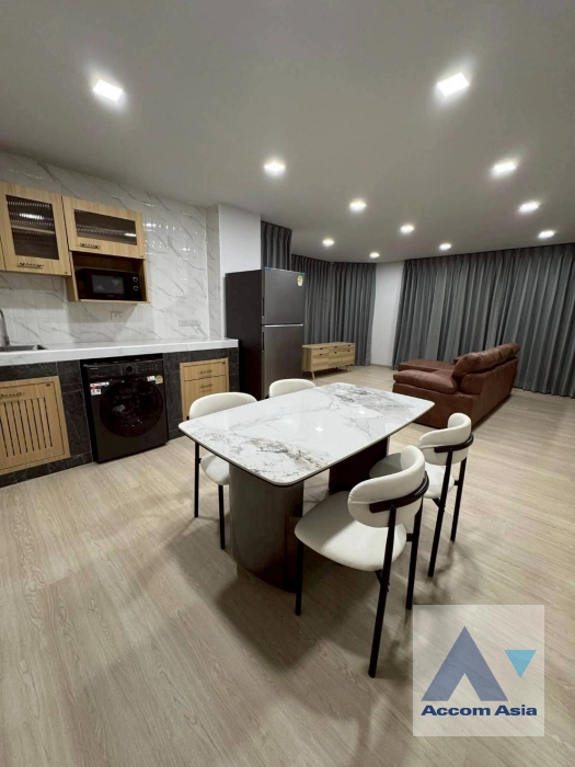 unit 2 Bedrooms  Townhouse For Rent & Sale in Lat Phrao, Bangkok  (AA44876)