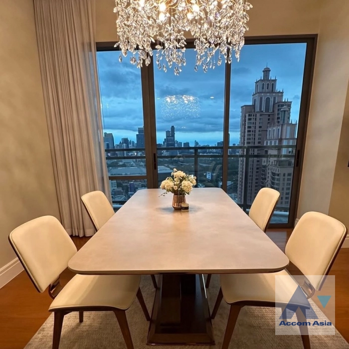 unit 3 Bedrooms  Condominium For Sale in Sukhumvit, Bangkok  near BTS Phrom Phong (AA44894)