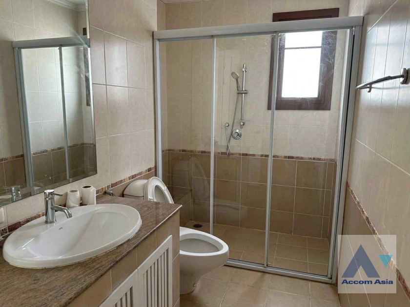 14  5 br House For Rent in Pattanakarn ,Bangkok  at Peaceful compound AA44897