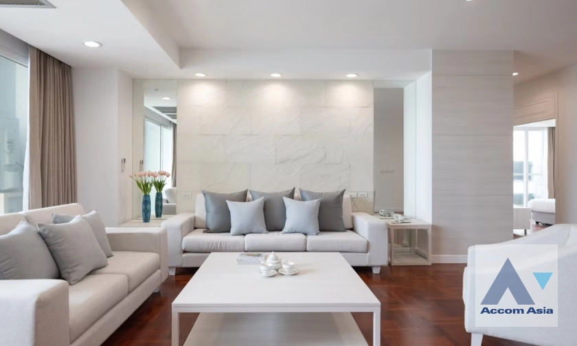 unit 4 Bedrooms  Apartment For Rent & Sale in Sukhumvit, Bangkok  near BTS Phrom Phong (AA44900)