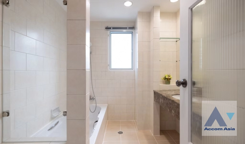 18  4 br Apartment for rent and sale in Sukhumvit ,Bangkok BTS Phrom Phong at Perfect for a big family AA44900