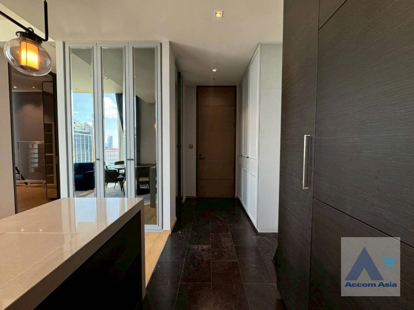 unit 2 Bedrooms  Condominium For Rent in Ploenchit, Bangkok  near BTS Chitlom (AA44902)