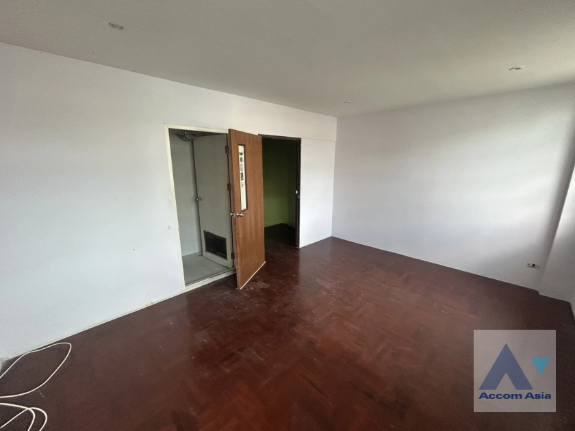  1  6 br Townhouse for rent and sale in Sukhumvit ,Bangkok  AA44904