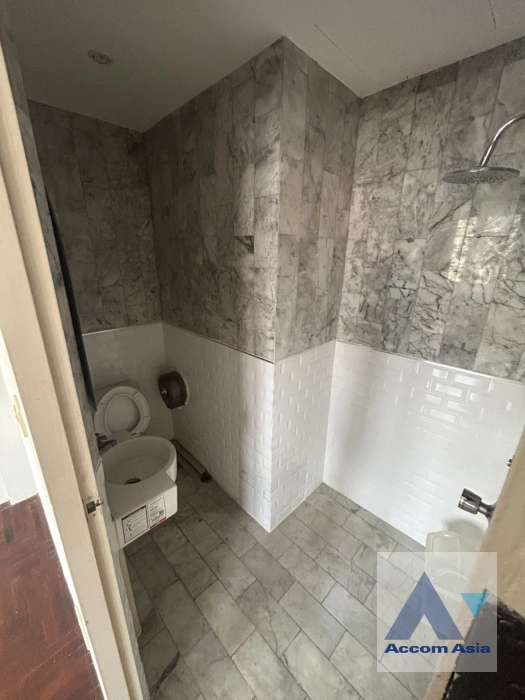 6  6 br Townhouse for rent and sale in Sukhumvit ,Bangkok  AA44904