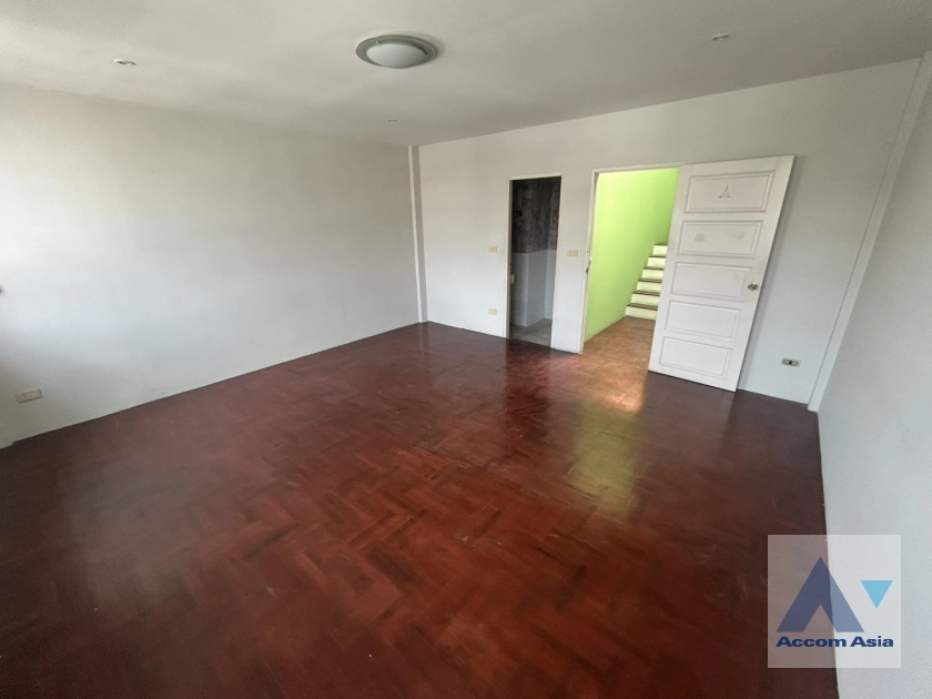 8  6 br Townhouse for rent and sale in Sukhumvit ,Bangkok  AA44904