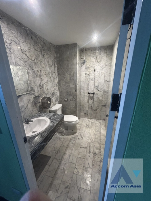 11  6 br Townhouse for rent and sale in Sukhumvit ,Bangkok  AA44904