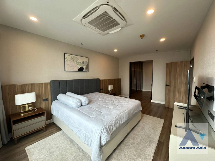 14  2 br Condominium For Rent in Ploenchit ,Bangkok BTS Chitlom at President Place AA44906