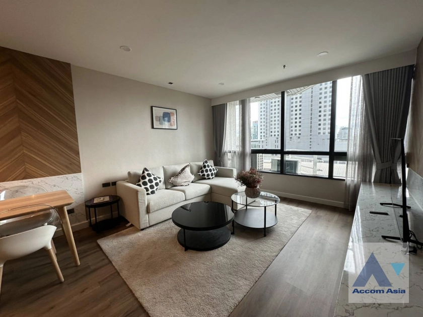 unit 2 Bedrooms  Condominium For Rent in Ploenchit, Bangkok  near BTS Chitlom (AA44906)